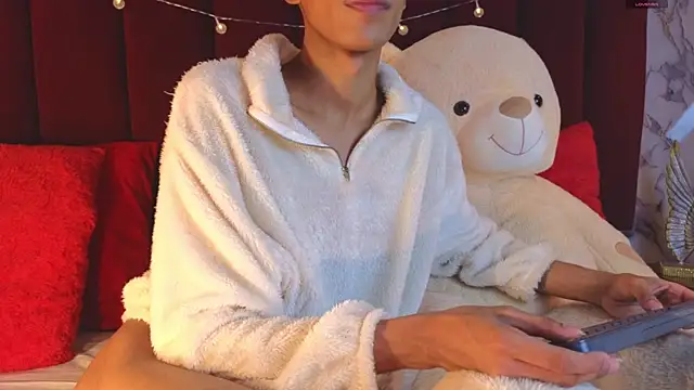 Snapshot of PrincePoppy chatting on October 16, 2025, 8:28 pm PrincePoppy online show from October 16, 2025, 8:28 pm