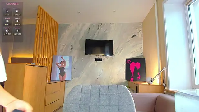 Snapshot of miss_bubbles_ chatting on September 15, 2025, 12:33 am miss bubbles online show from September 15, 2025, 12:33 am