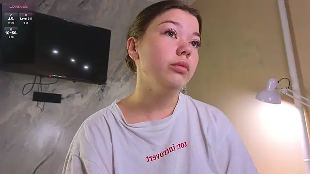 Snapshot of miss_bubbles_ chatting on October 6, 2025, 12:34 am miss bubbles online show from October 6, 2025, 12:34 am