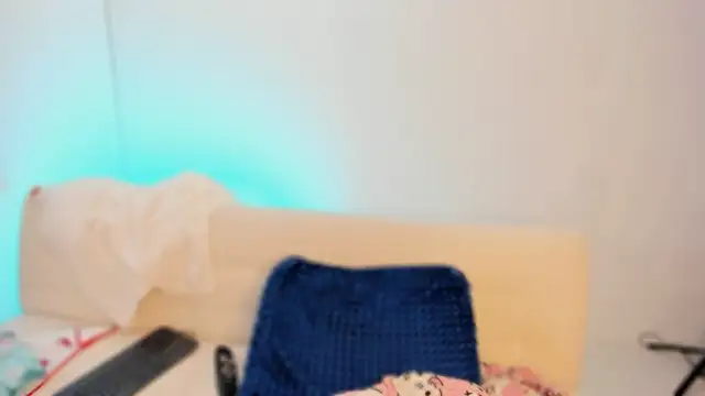 snow doll online show from February 9, 2026, 9:02 pm