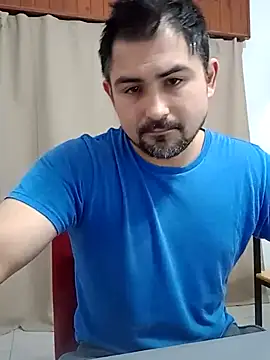 Snapshot of Bradd_32 chatting on July 16, 2026, 11:29 am Bradd 32 online show from July 16, 2026, 11:29 am
