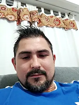 Snapshot of Bradd_32 chatting on September 28, 2025, 10:39 pm Bradd 32 online show from September 28, 2025, 10:39 pm