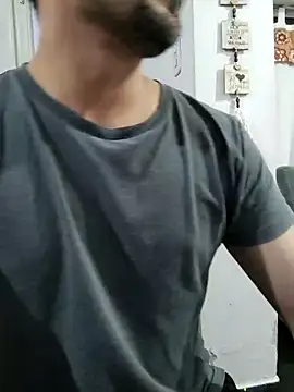 Snapshot of Bradd_32 chatting on September 24, 2025, 2:29 am Bradd 32 online show from September 24, 2025, 2:29 am