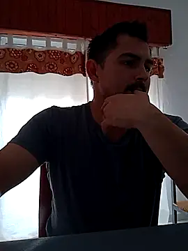 Snapshot of Bradd_32 chatting on June 24, 2026, 5:00 pm Bradd 32 online show from June 24, 2026, 5:00 pm