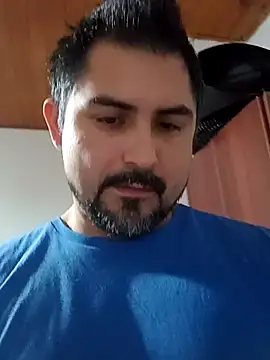 Snapshot of Bradd_32 chatting on July 24, 2026, 2:51 am Bradd 32 online show from July 24, 2026, 2:51 am