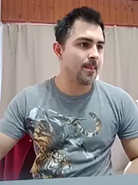 Snapshot of Bradd_32 chatting on July 6, 2026, 4:53 pm Bradd 32 online show from July 6, 2026, 4:53 pm
