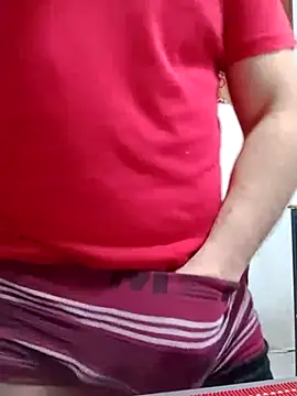 Snapshot of Bradd_32 chatting on June 27, 2026, 12:22 pm Bradd 32 online show from June 27, 2026, 12:22 pm
