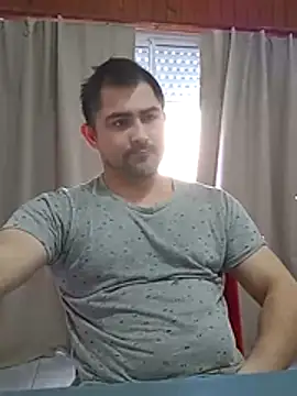 Snapshot of Bradd_32 chatting on July 12, 2026, 7:04 pm Bradd 32 online show from July 12, 2026, 7:04 pm