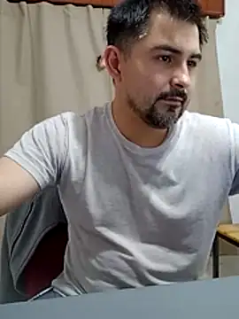 Snapshot of Bradd_32 chatting on August 3, 2026, 3:36 am Bradd 32 online show from August 3, 2026, 3:36 am