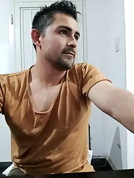 Snapshot of Bradd_32 chatting on October 5, 2025, 3:52 am Bradd 32 online show from October 5, 2025, 3:52 am