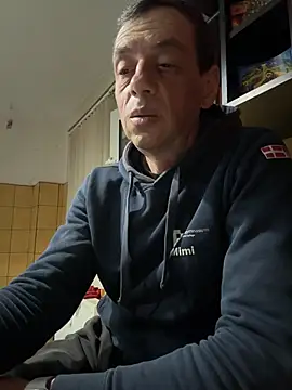 adiluci1 online show from April 12, 2026, 2:15 am