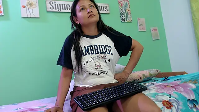 Snapshot of gatitasexygatitasexy chatting on October 3, 2025, 7:04 pm gatitasexygatitasexy online show from October 3, 2025, 7:04 pm