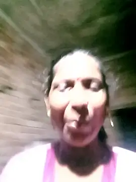 Snapshot of Savita992 chatting on October 2, 2025, 2:31 pm Savita992 online show from October 2, 2025, 2:31 pm