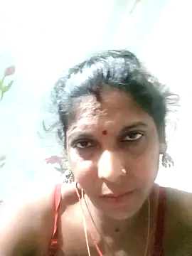 Snapshot of Savita992 chatting on October 18, 2025, 10:56 pm Savita992 online show from October 18, 2025, 10:56 pm