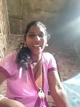 Snapshot of Savita992 chatting on September 26, 2025, 2:24 pm Savita992 online show from September 26, 2025, 2:24 pm