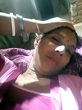 Snapshot of Savita992 chatting on October 7, 2025, 3:13 pm Savita992 online show from October 7, 2025, 3:13 pm