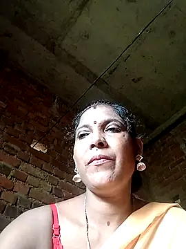 Snapshot of Savita992 chatting on September 28, 2025, 5:47 am Savita992 online show from September 28, 2025, 5:47 am