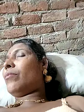 Snapshot of Savita992 chatting on September 24, 2025, 6:47 pm Savita992 online show from September 24, 2025, 6:47 pm