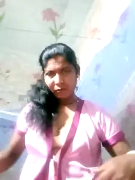 Snapshot of Savita992 chatting on February 21, 2026, 6:10 pm Savita992 online show from February 21, 2026, 6:10 pm