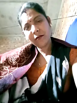 Snapshot of Savita992 chatting on February 9, 2026, 6:39 pm Savita992 online show from February 9, 2026, 6:39 pm