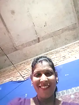 Snapshot of Savita992 chatting on October 28, 2025, 5:29 am Savita992 online show from October 28, 2025, 5:29 am