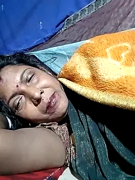 Snapshot of Savita992 chatting on February 8, 2026, 12:30 am Savita992 online show from February 8, 2026, 12:30 am