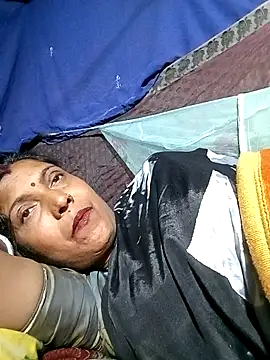 Snapshot of Savita992 chatting on February 12, 2026, 2:06 pm Savita992 online show from February 12, 2026, 2:06 pm