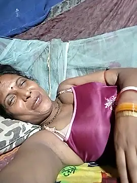 Snapshot of Savita992 chatting on July 7, 2026, 7:23 am Savita992 online show from July 7, 2026, 7:23 am