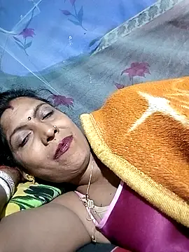 Snapshot of Savita992 chatting on February 28, 2026, 8:19 pm Savita992 online show from February 28, 2026, 8:19 pm