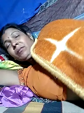 Snapshot of Savita992 chatting on February 3, 2026, 12:43 am Savita992 online show from February 3, 2026, 12:43 am