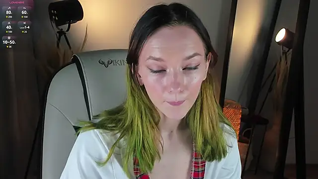 Nilliee Sugar online show from September 16, 2025, 1:23 pm