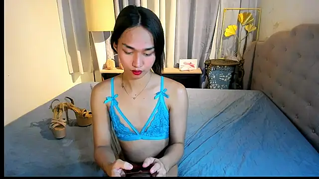 KatieCookie4ux online show from November 13, 2025, 6:12 pm