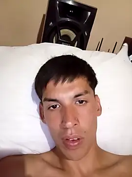 Snapshot of frankitocam4 chatting on January 6, 2026, 11:09 pm frankitocam4 online show from January 6, 2026, 11:09 pm