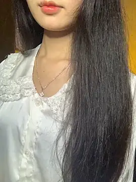 Nhinhi18 online show from December 19, 2025, 3:25 pm