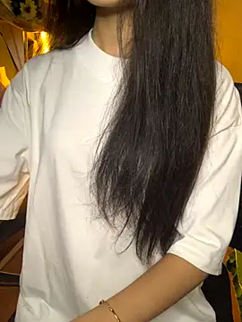 Snapshot of Nhinhi18 chatting on October 3, 2025, 2:51 pm Nhinhi18 online show from October 3, 2025, 2:51 pm