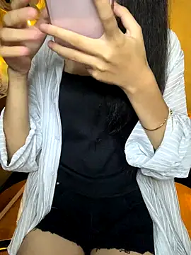 Snapshot of Nhinhi18 chatting on October 4, 2025, 3:13 pm Nhinhi18 online show from October 4, 2025, 3:13 pm