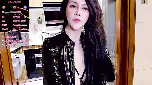 xinxinbabe online show from November 9, 2025, 4:22 pm