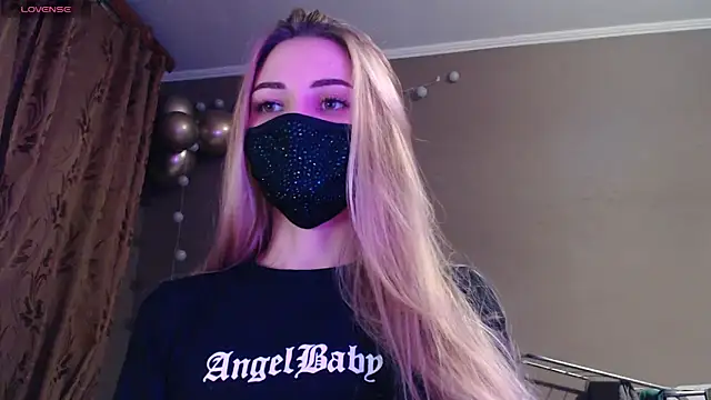 Iris lave online show from November 14, 2025, 6:33 pm