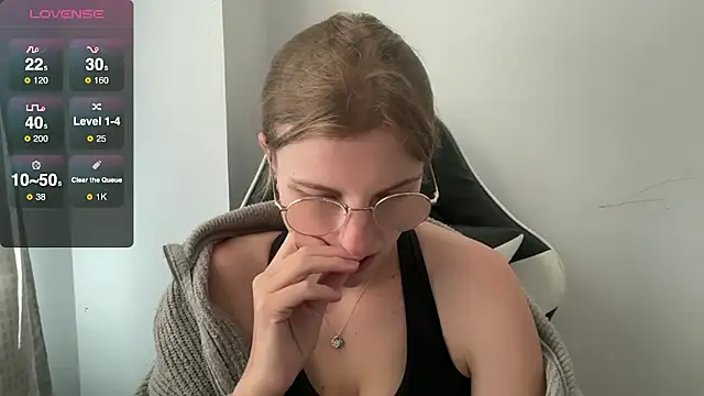 BustyKellyXXX online show from October 6, 2025, 8:59 am