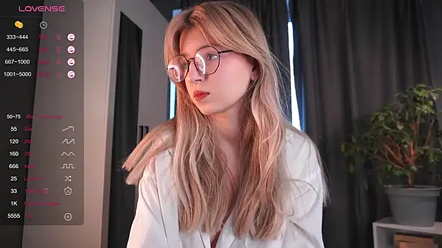 zegoii online show from October 18, 2025, 1:02 pm