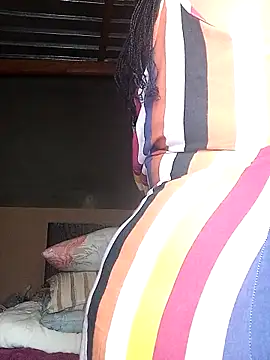 Snapshot of Moretl chatting on October 29, 2025, 6:18 pm Moretl online show from October 29, 2025, 6:18 pm