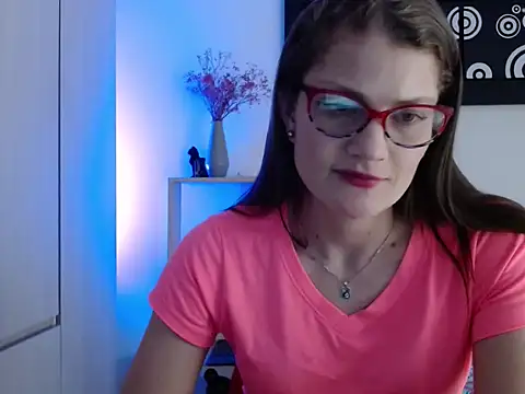 Snapshot of Camila-ventura chatting on October 21, 2025, 7:13 pm Camila-ventura online show from October 21, 2025, 7:13 pm