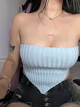 lucy grey25 online show from March 3, 2026, 2:57 pm