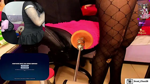 Snapshot of demi_chan chatting on October 28, 2025, 7:18 am demi chan online show from October 28, 2025, 7:18 am