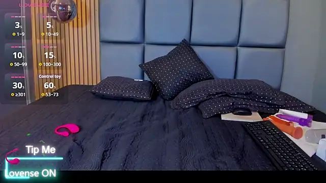 AKANE SA online show from October 4, 2025, 2:24 am