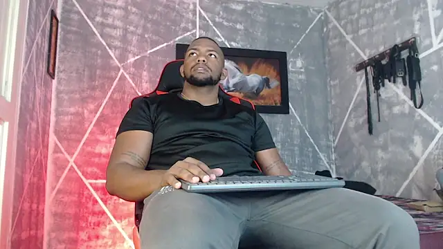 big blackmen19 online show from December 16, 2025, 5:28 pm