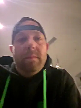 Snapshot of boytoy40 chatting on October 23, 2025, 2:43 am boytoy40 online show from October 23, 2025, 2:43 am