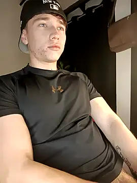 Snapshot of Logan_sixxer chatting on September 21, 2025, 10:59 pm Logan sixxer online show from September 21, 2025, 10:59 pm