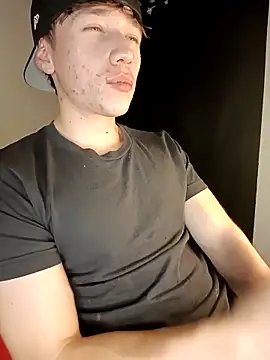 Snapshot of Logan_sixxer chatting on October 17, 2025, 9:49 pm Logan sixxer online show from October 17, 2025, 9:49 pm