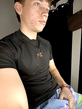 Snapshot of Logan_sixxer chatting on October 5, 2025, 5:36 pm Logan sixxer online show from October 5, 2025, 5:36 pm